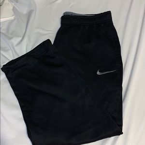 Woman’s nike sweatpants